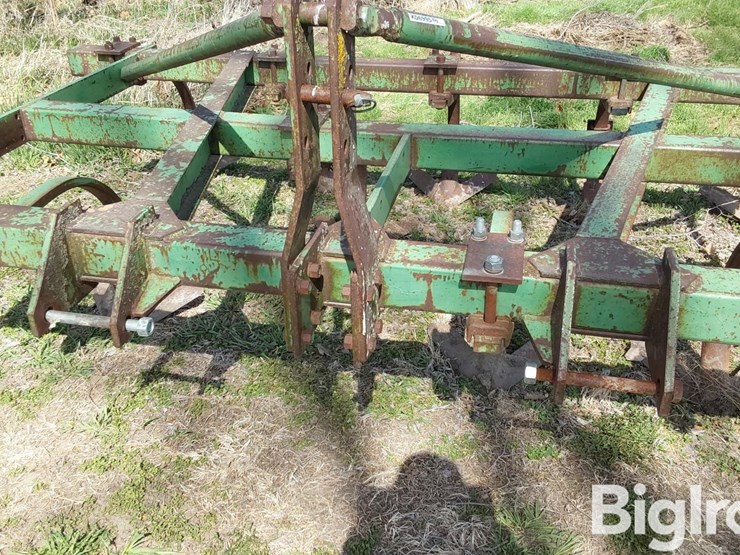 john-deere-100-image-9