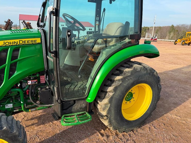john-deere-3033r-image-11