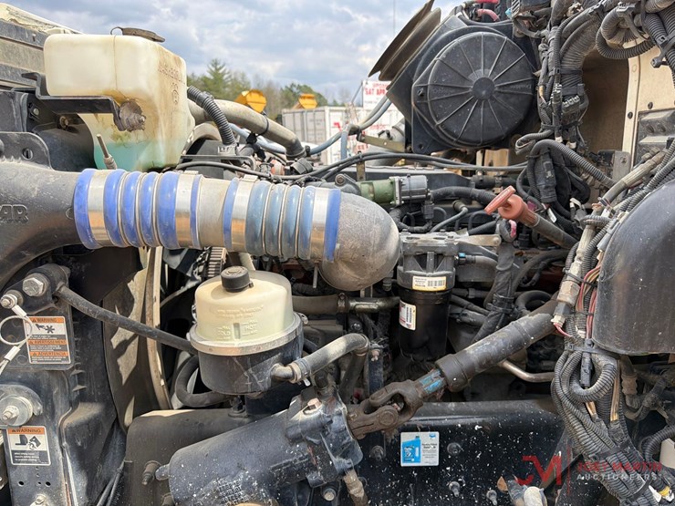 peterbiltpb337-service-truck-image-18