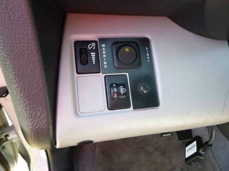 2014-toyota-rav4-image-12