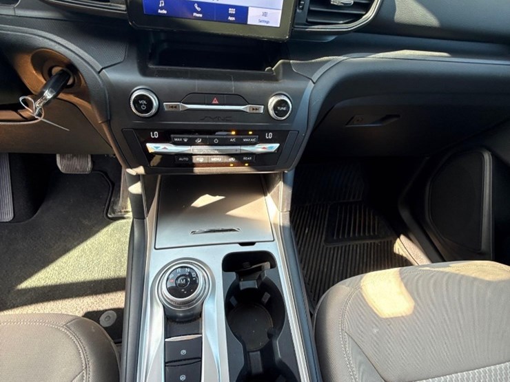 2020-ford-explorer-image-16