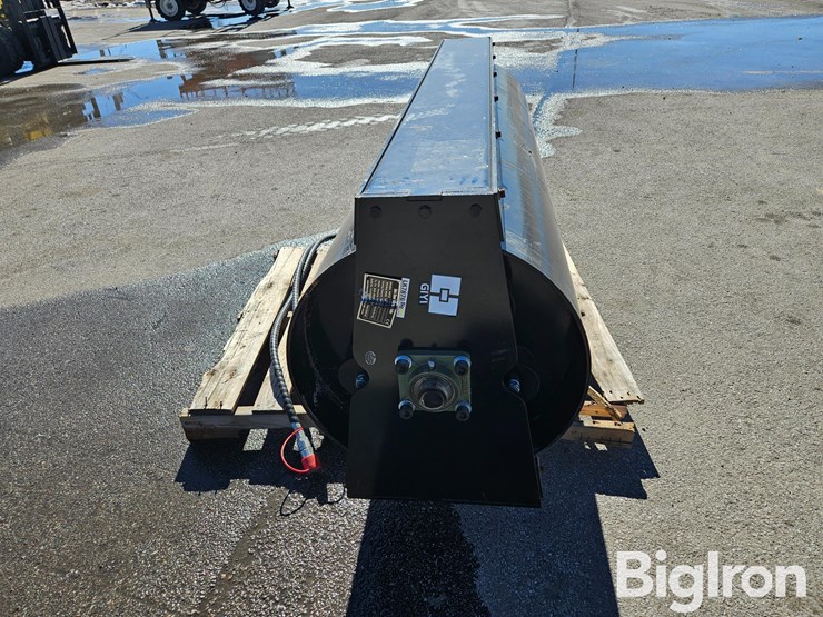 2025-massey-ferguson-730-image-4