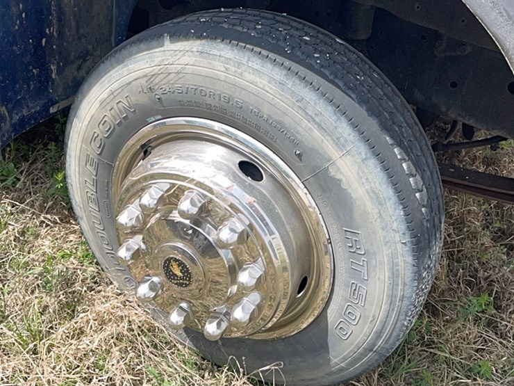 international-4700-image-2