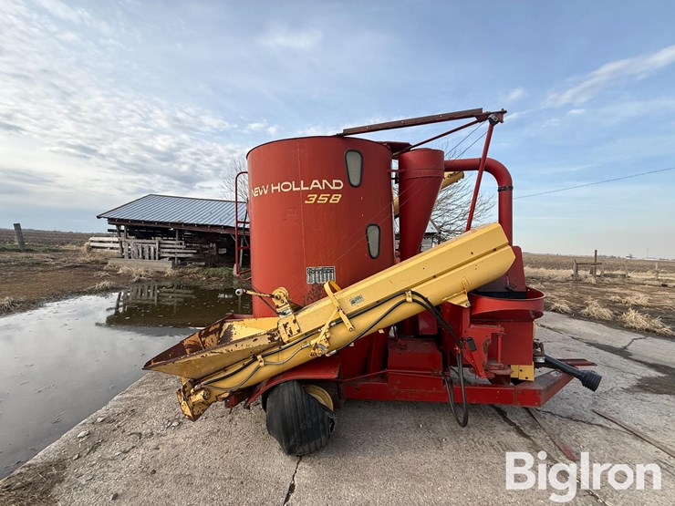 new-holland-358-image-4