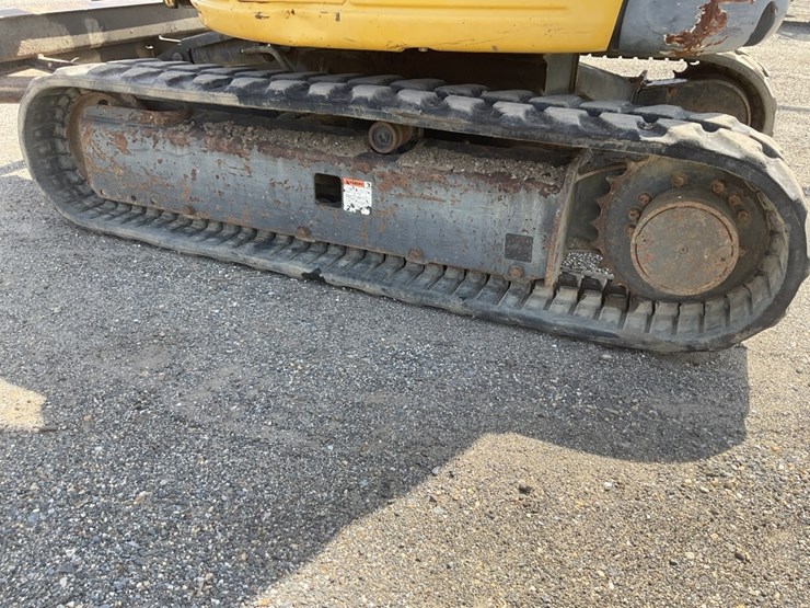 komatsu-pc27mr-image-6