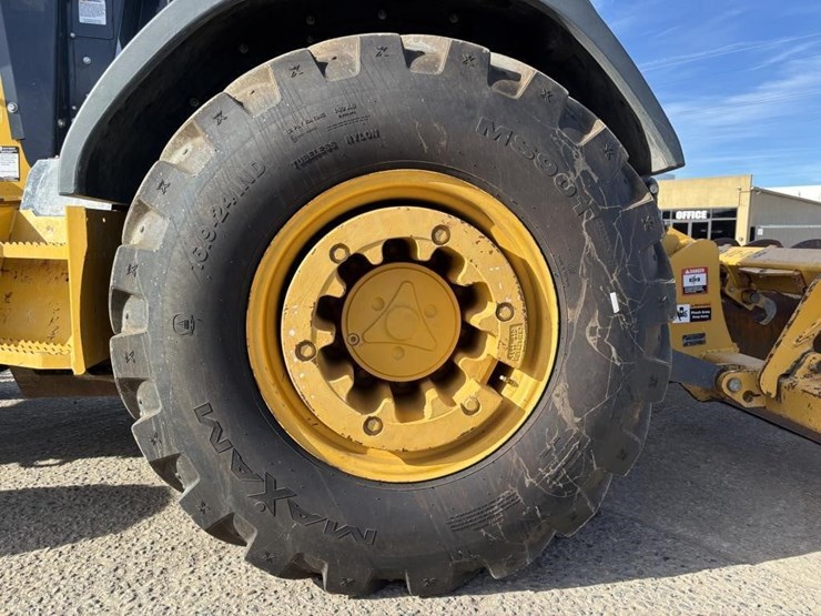 2018-deere-210lep-image-28