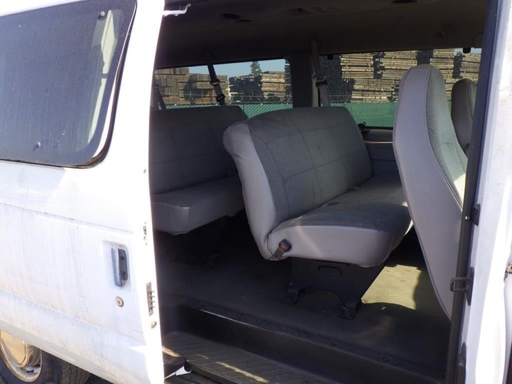 2002-ford-econoline-350-image-7