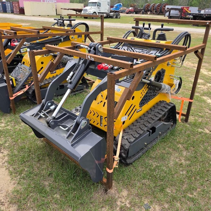 - 2 TABLES, 1 HEATER VANGAURD