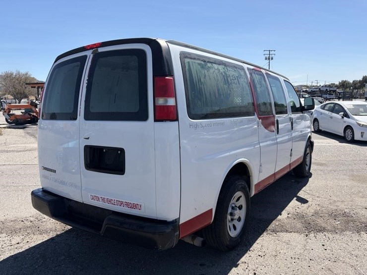 2009-chevrolet-express-1500-image-3