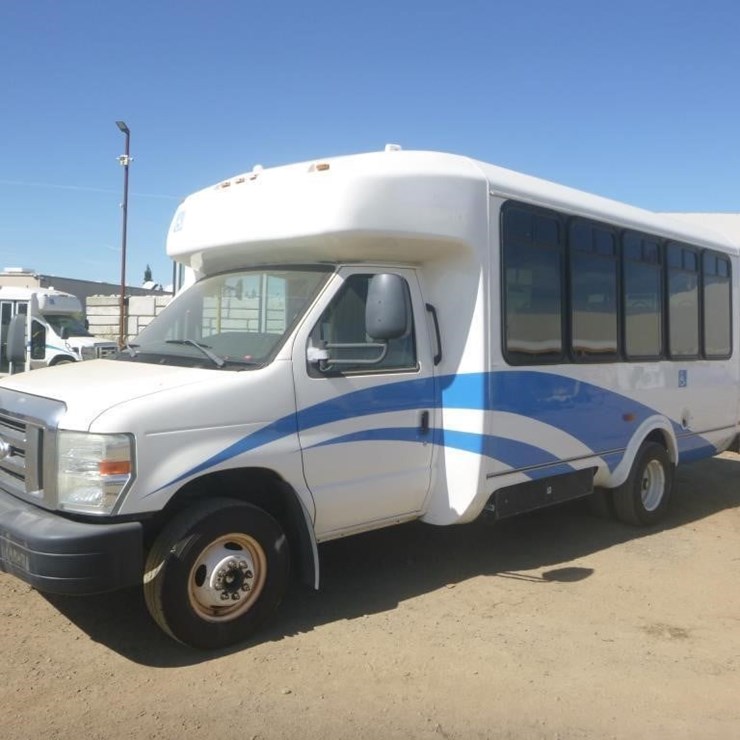 2014 FORD E450