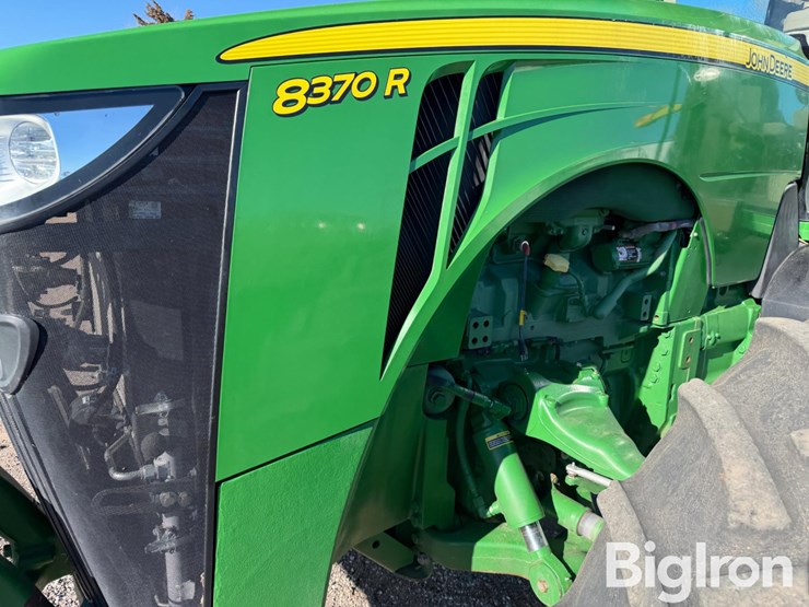 2020-john-deere-8370r-image-11