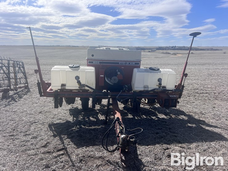 international-800-image-2