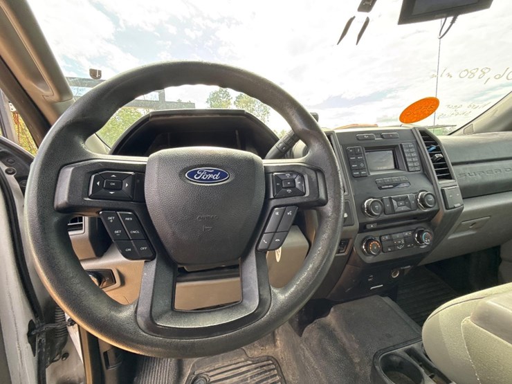 2017-ford-f550-xl-image-17