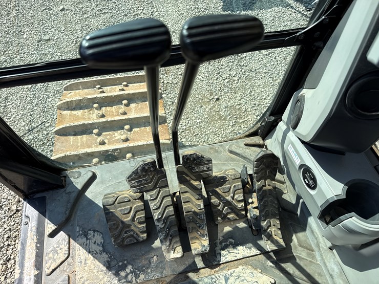 2011-caterpillar-336e-image-107