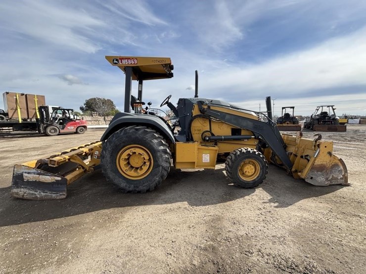 2019-deere-210lep-image-7