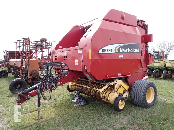 2007-new-holland-br780a-image-15