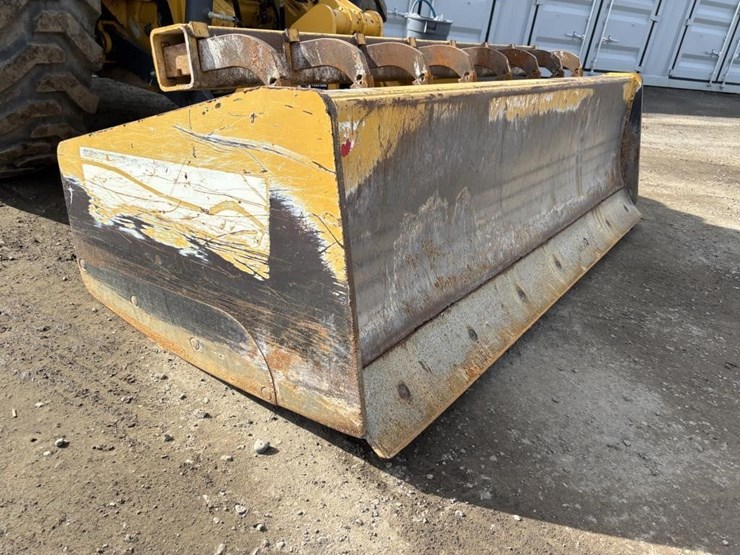 2019-deere-210lep-image-15