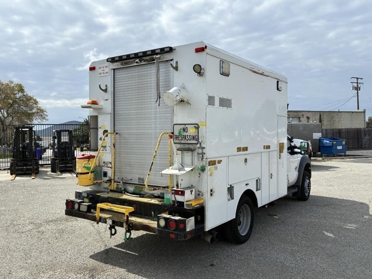 2012-ford-f550-image-3