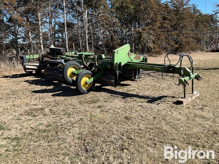 john-deere-7000-image-3
