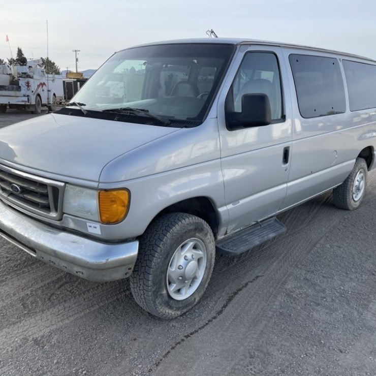 2006 FORD E350 XL SD