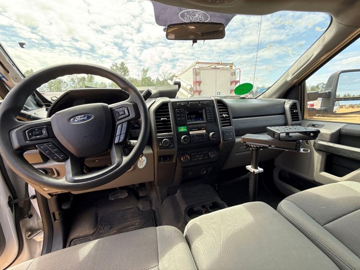 2019-ford-f250-xl-image-16