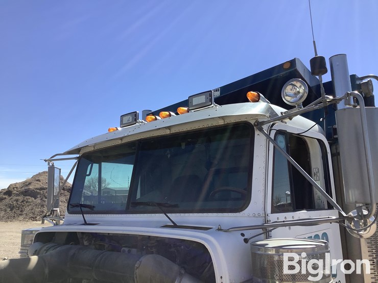 2001-caterpillar-15-image-9