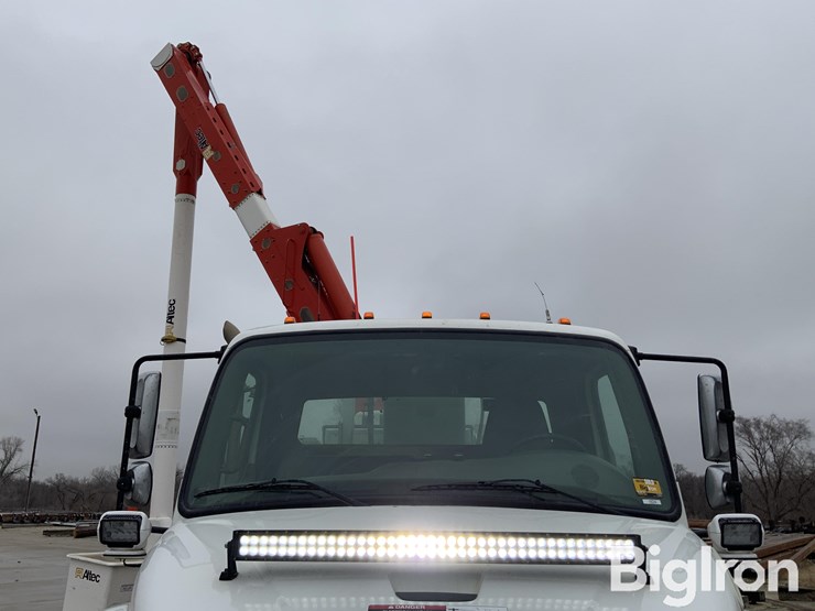 2014-freightliner-m2-106-image-20