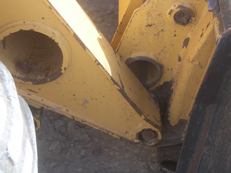 john-deere-325-image-45