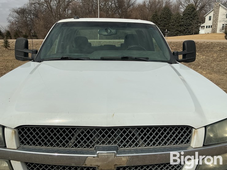 2004-chevrolet-silverado-2500-image-11