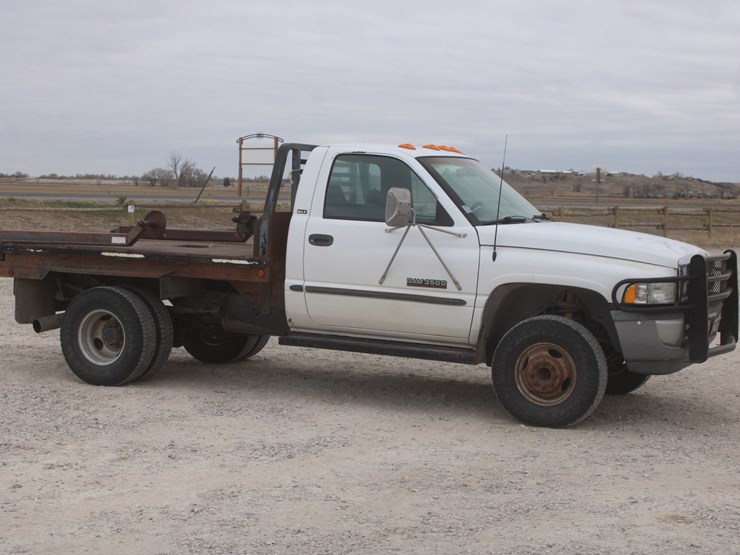 1999-dodge-3500-image-3