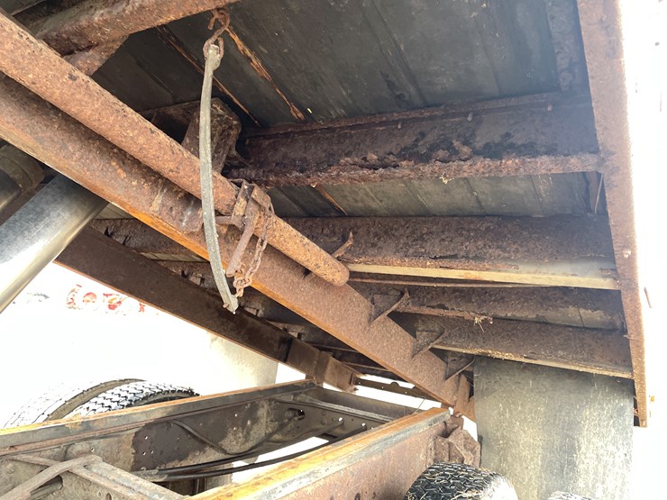 #113-•-1982-international-1754-single-axle-grain-truck-(has-wi-title)-image-85