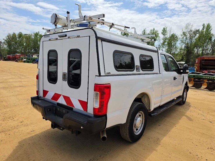 2018-ford-f250-xl-image-3