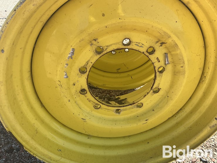 john-deere-32-image-11