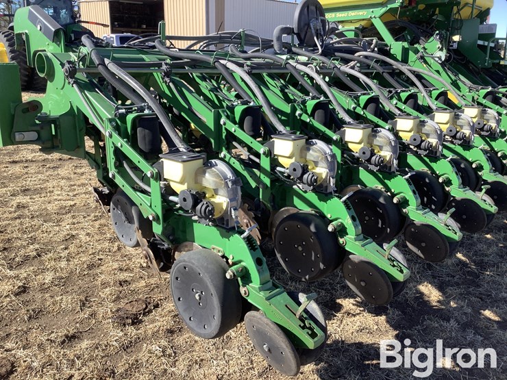 2014-john-deere-1790-ccs-image-13