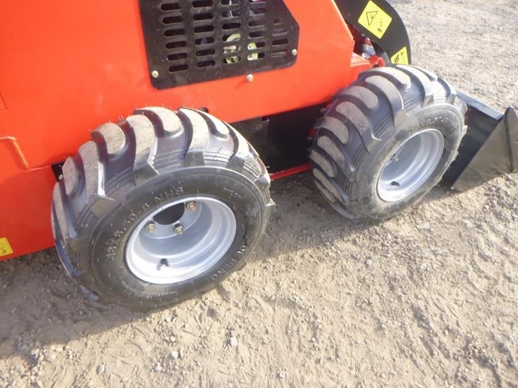 2026-sdlool-323w-skid-steer-loader-image-19