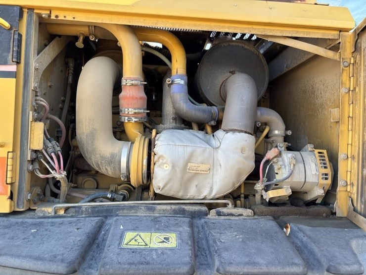 2006-caterpillar-143h-image-78