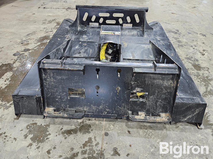 2025-massey-ferguson-730-image-6