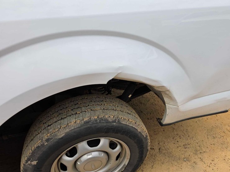 2018-ford-f150-xl-image-16