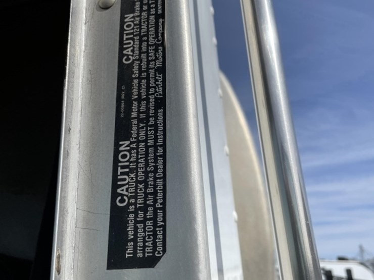 1997-peterbilt-320-image-29