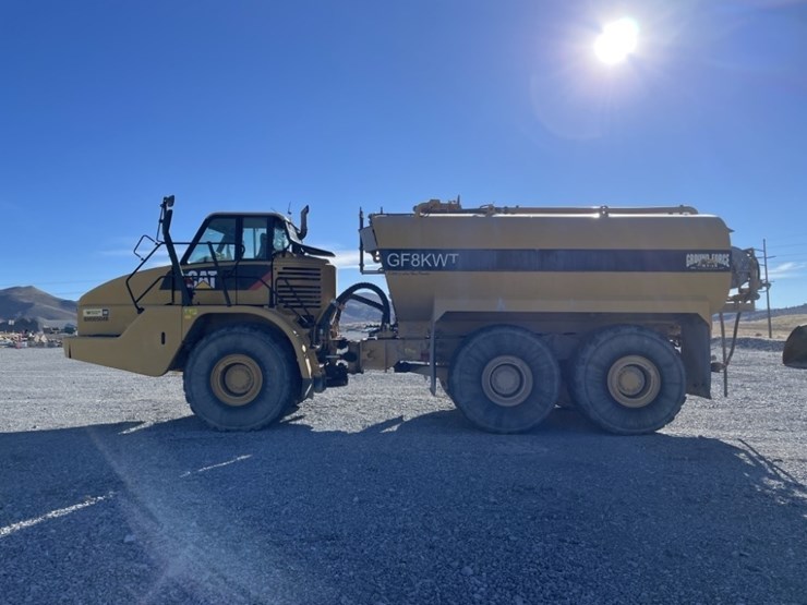 caterpillar-740-image-2