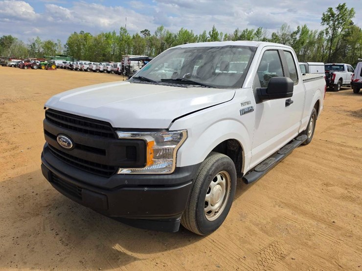 2019-ford-f150-xl-image-1