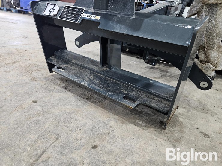 2025-massey-ferguson-730-image-9