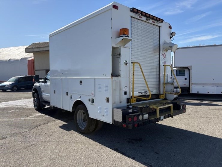 2012-ford-f550-image-4