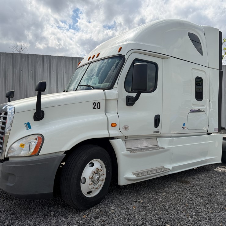 2018 FREIGHTLINER 122SD