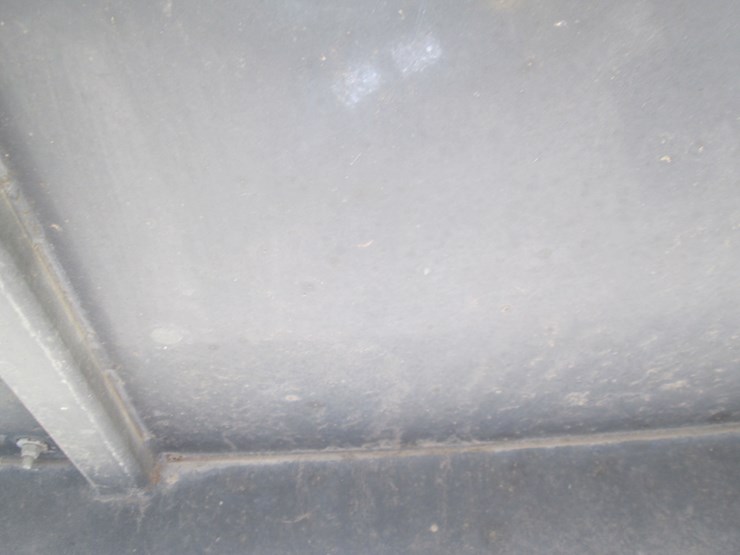 new-holland-b95b-image-44