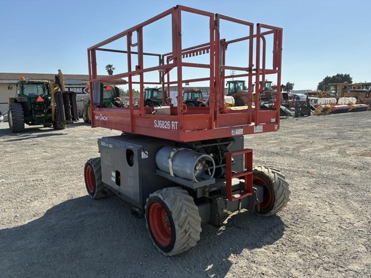 2018-skyjack-sj6826rt-image-2