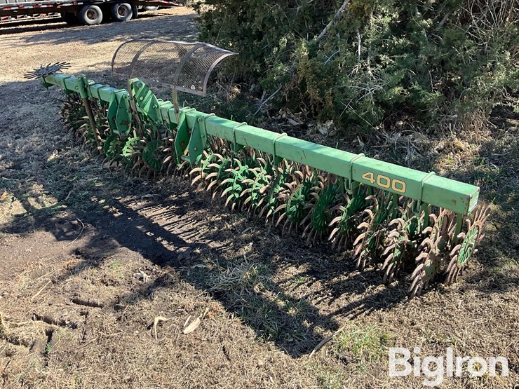 john-deere-400-image-1