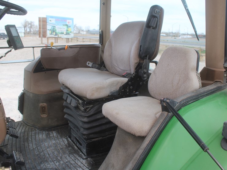 john-deere-8120-image-32