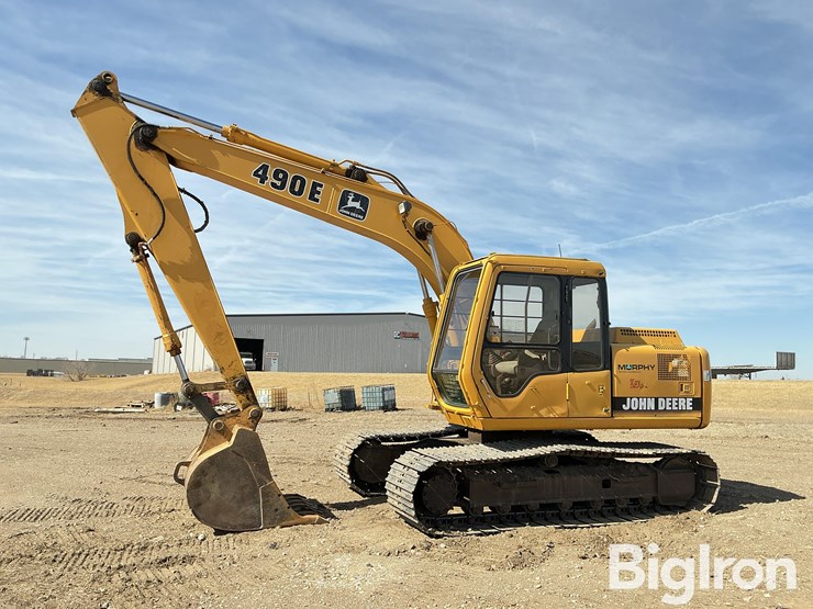 1997-deere-490e-image-1