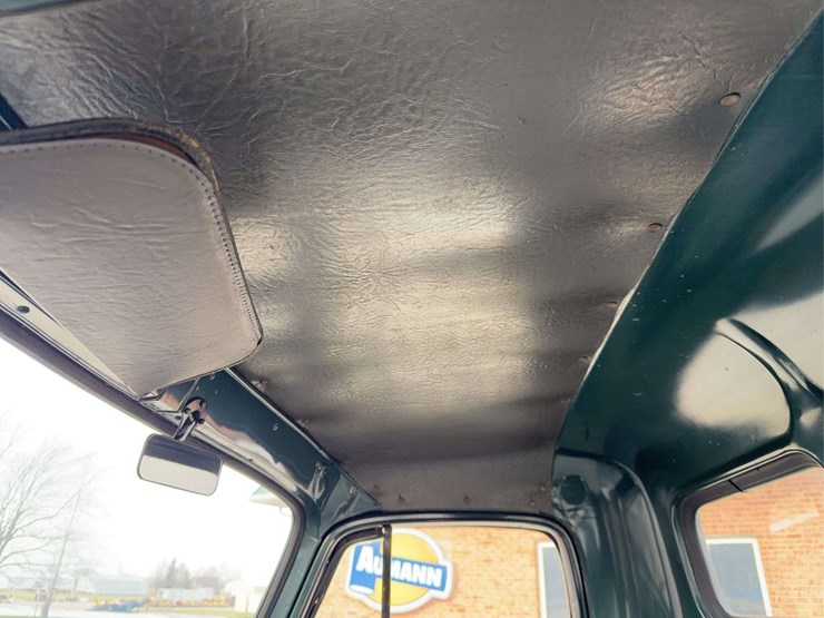 1951-international-l-112-image-25